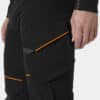 Pantalon de travail Chelsea Evolution Brz Connect Helly Hansen vue zoomee sur poche cote gauche