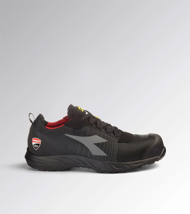 Chaussures de sécurité basses FLY MOTOR MATRYX S3L Diadora x Ducati Corse vue cote droit