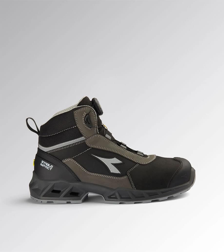Chaussures de sécurité montantes Shark Impact en cuir Quick Diadora Utility vue cote droit